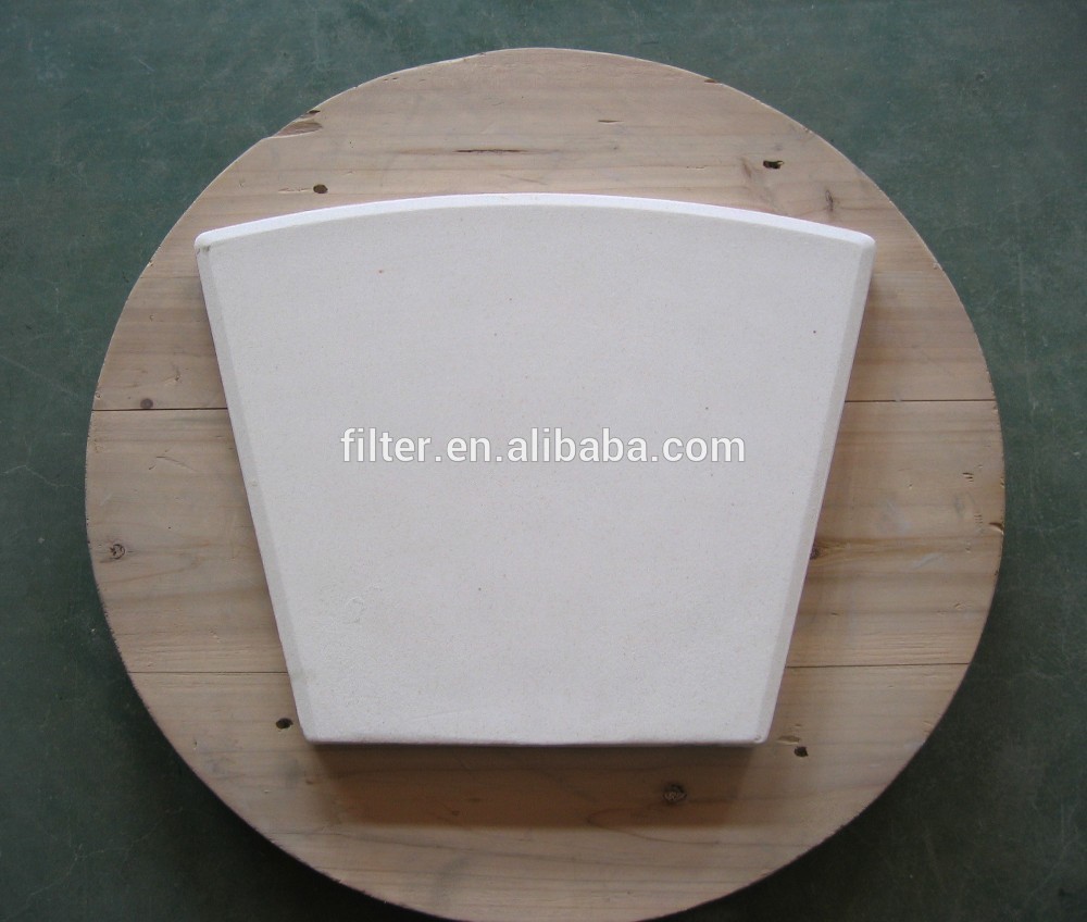 Les industries utilisent une plaque de disque en céramique filtrant le trioxyde d'aluminium pour le filtre