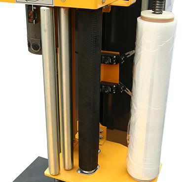 Enrubanneuse automatique à bras rotatif/film étirable à plateau tournant avec système de convoyeur